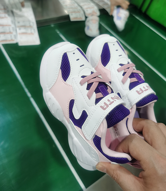 儿童休闲鞋